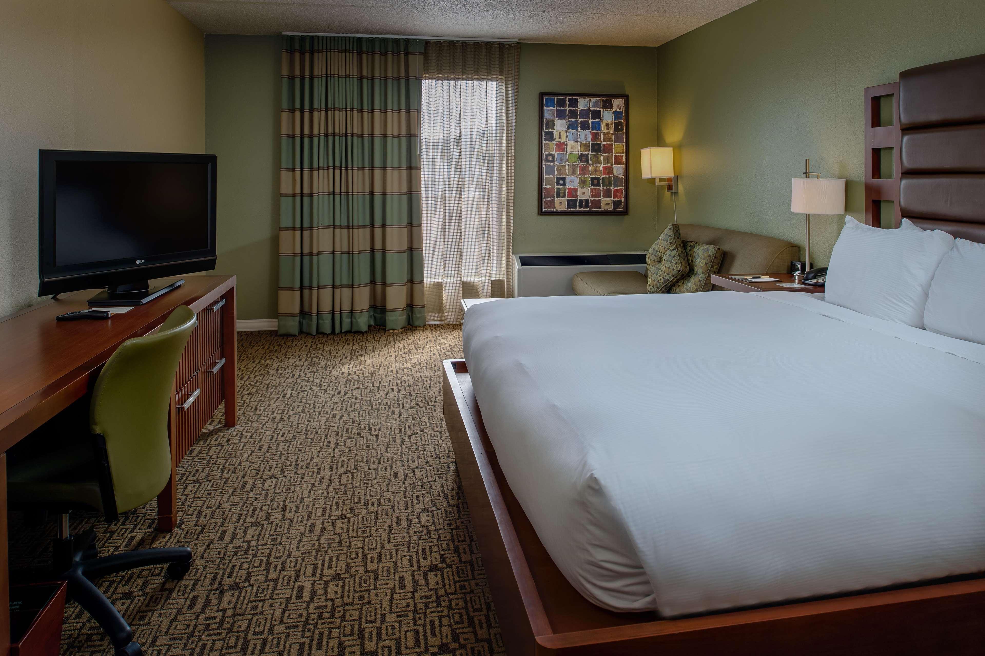 Doubletree By Hilton Collinsville/St.Louis Exterior photo