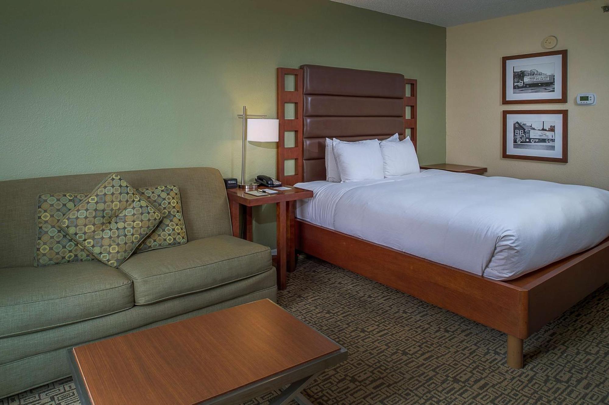 Doubletree By Hilton Collinsville/St.Louis Exterior photo